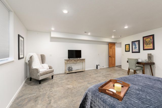 357 E State Highway Ww, Springfield, MO 65803