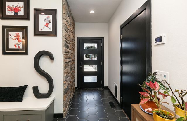 357 E State Highway Ww, Springfield, MO 65803