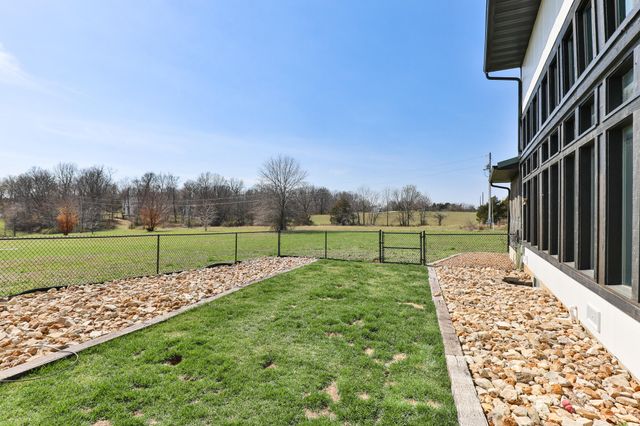 357 E State Highway Ww, Springfield, MO 65803