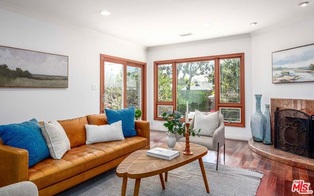 7807 Stewart Avenue, Los Angeles, CA 90045