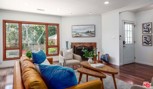 7807 Stewart Avenue, Los Angeles, CA 90045