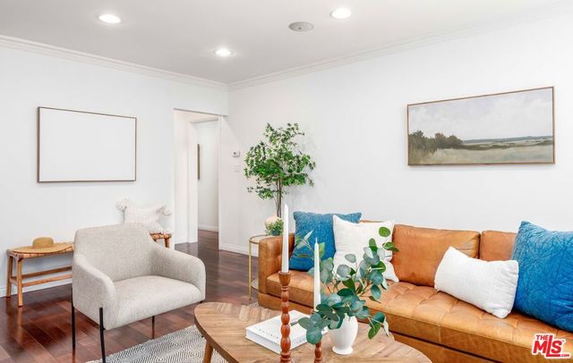 7807 Stewart Avenue, Los Angeles, CA 90045