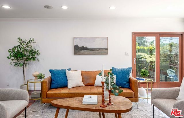 7807 Stewart Avenue, Los Angeles, CA 90045