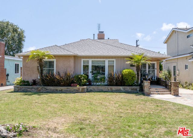 7807 Stewart Avenue, Los Angeles, CA 90045