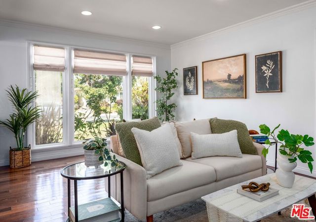 7807 Stewart Avenue, Los Angeles, CA 90045
