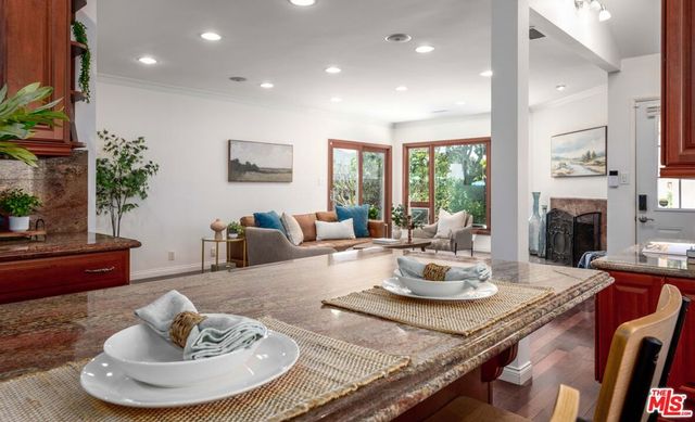 7807 Stewart Avenue, Los Angeles, CA 90045