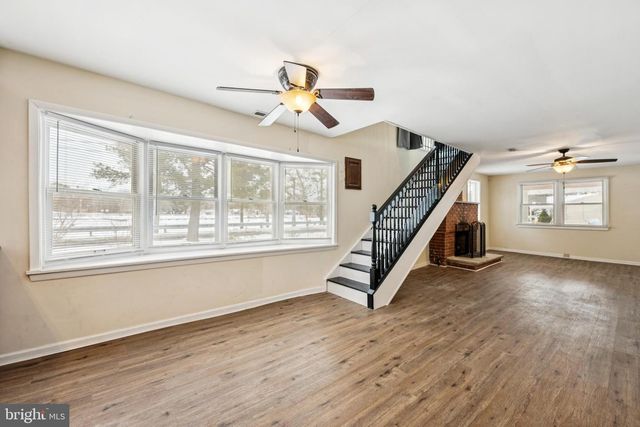 602 S LAKESHORE DR, Browns Mills, NJ 08015