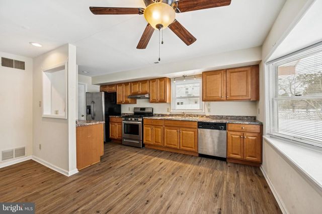 602 S LAKESHORE DR, Browns Mills, NJ 08015