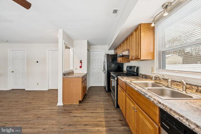 602 S LAKESHORE DR, Browns Mills, NJ 08015