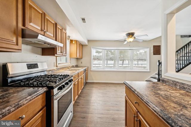 602 S LAKESHORE DR, Browns Mills, NJ 08015