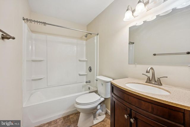 602 S LAKESHORE DR, Browns Mills, NJ 08015