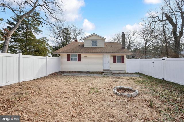 602 S LAKESHORE DR, Browns Mills, NJ 08015