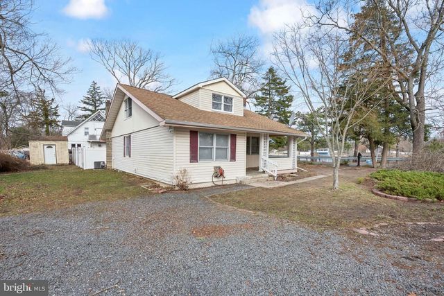 602 S LAKESHORE DR, Browns Mills, NJ 08015