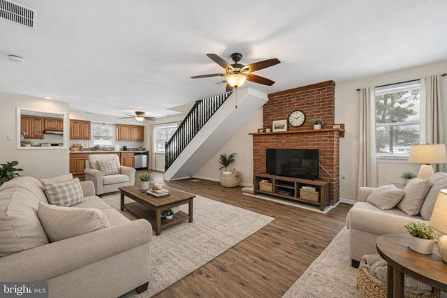 602 S LAKESHORE DR, Browns Mills, NJ 08015