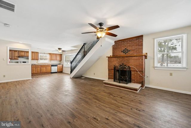 602 S LAKESHORE DR, Browns Mills, NJ 08015