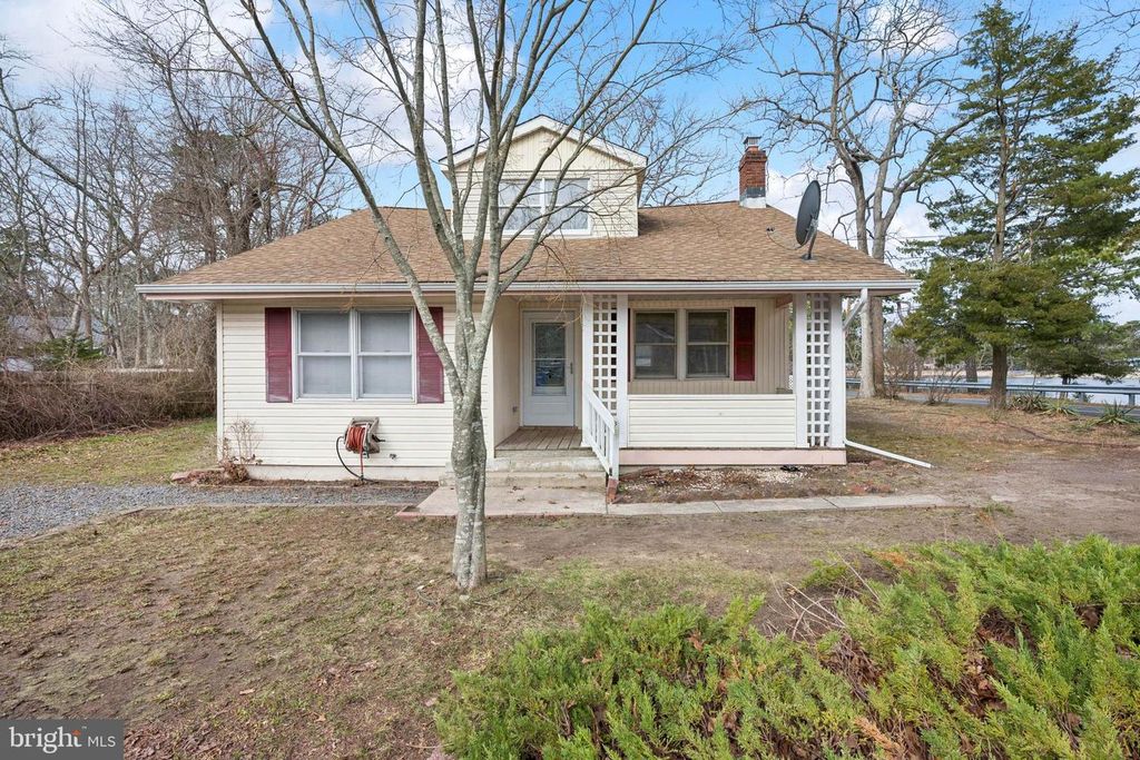 602 S LAKESHORE DR, Browns Mills, NJ 08015