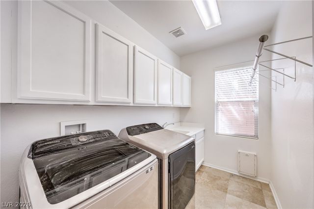 10227 Sunset Gardens Drive, Las Vegas, NV 89135