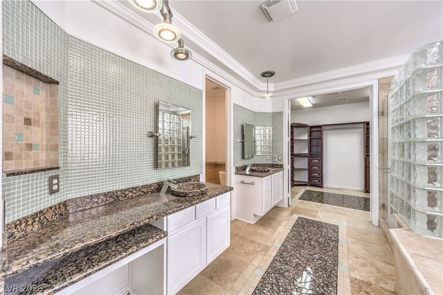 10227 Sunset Gardens Drive, Las Vegas, NV 89135