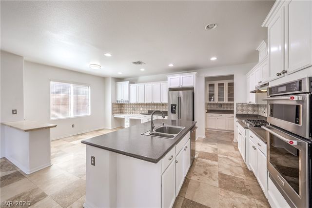 10227 Sunset Gardens Drive, Las Vegas, NV 89135