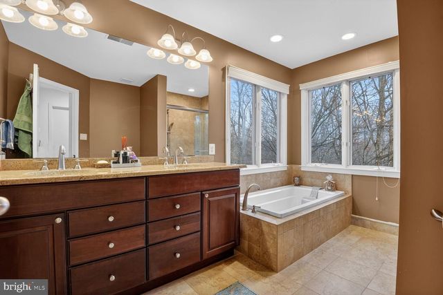 11300 WATER POINTE CIR, Reston, VA 20194