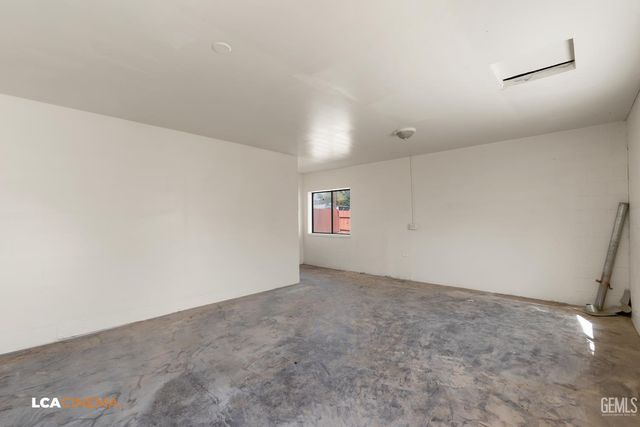 216 E Fairview, Bakersfield, CA 93307