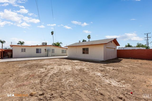 216 E Fairview, Bakersfield, CA 93307