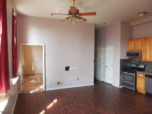18 Market Street 301, Paterson City, NJ 07501
