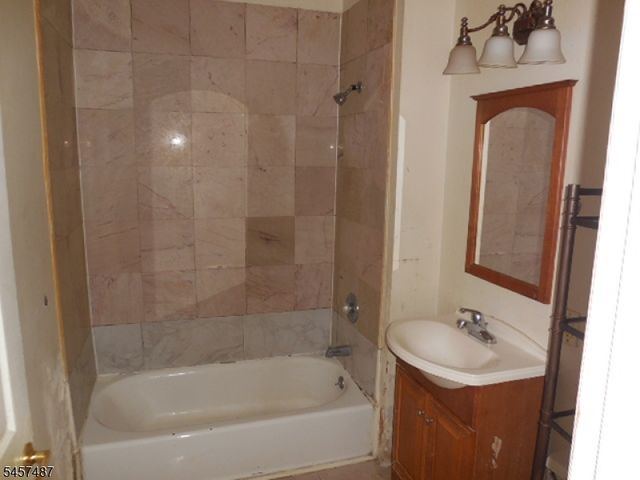 18 Market Street 301, Paterson City, NJ 07501