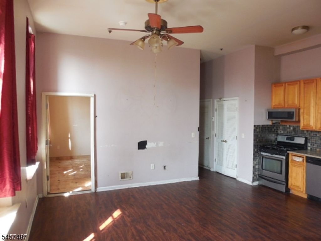 18 Market Street 301, Paterson City, NJ 07501 — photo 3