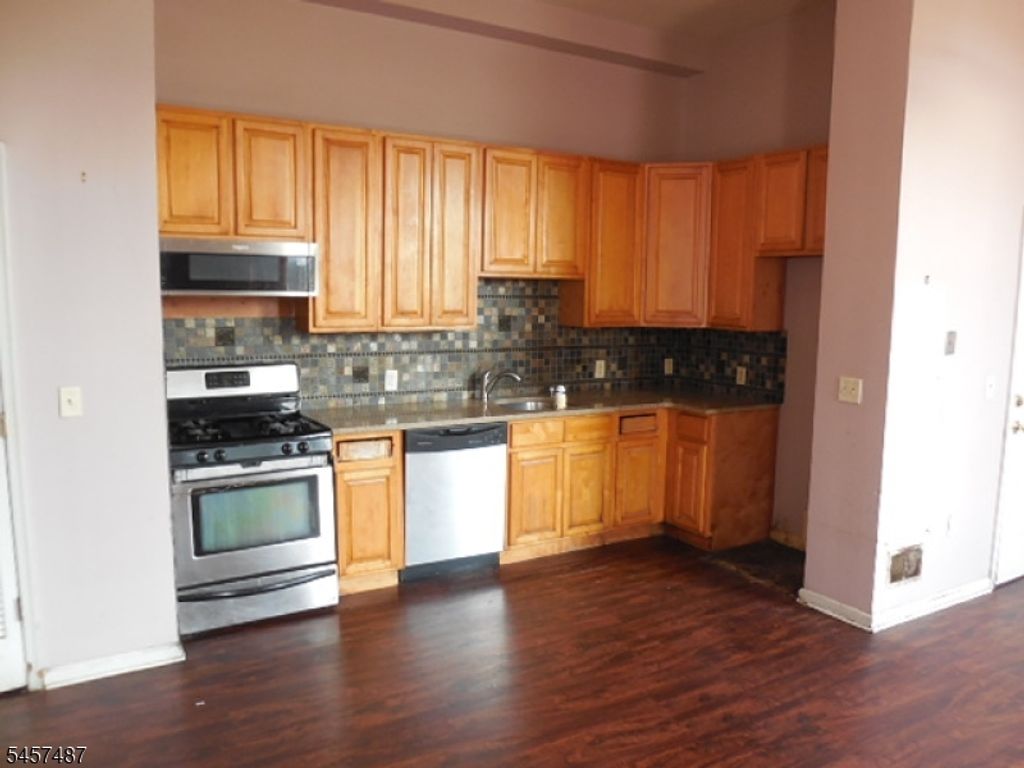 18 Market Street 301, Paterson City, NJ 07501 — photo 5