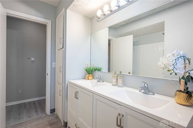 40 N Meadow Drive, Dayton, OH 45416