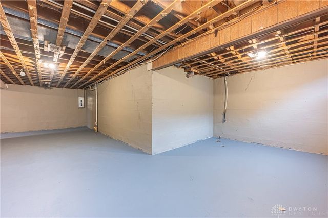 40 N Meadow Drive, Dayton, OH 45416