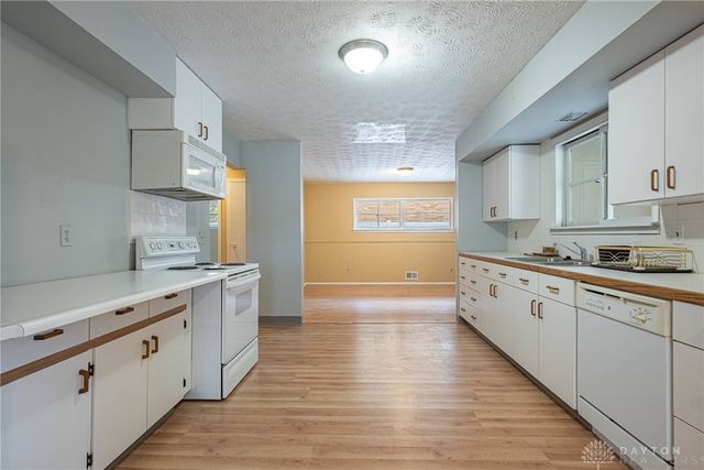 40 N Meadow Drive, Dayton, OH 45416