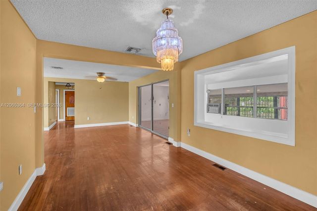 17520 NW 17th Ave, Miami Gardens, FL 33056