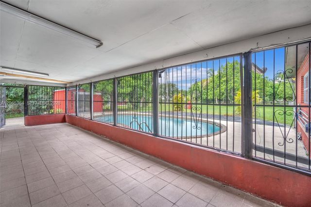 17520 NW 17th Ave, Miami Gardens, FL 33056