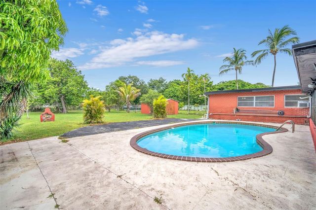 17520 NW 17th Ave, Miami Gardens, FL 33056