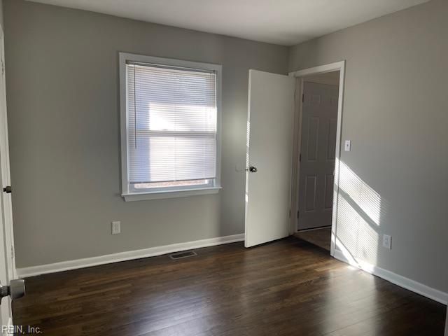 13 Grant DR, Newport News, VA 23608