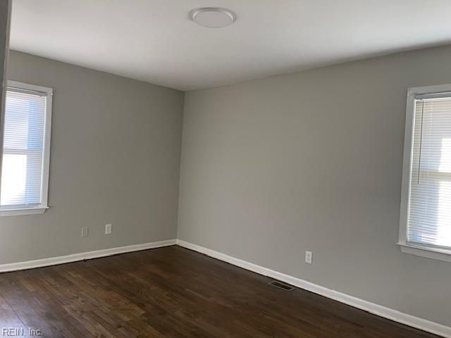 13 Grant DR, Newport News, VA 23608