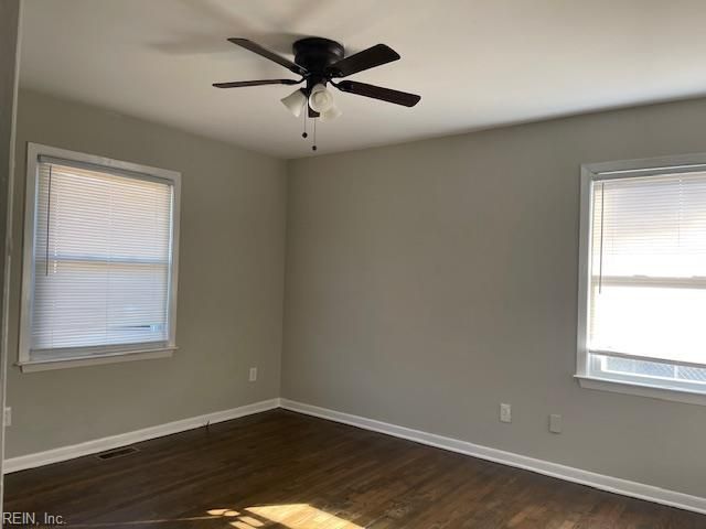 13 Grant DR, Newport News, VA 23608