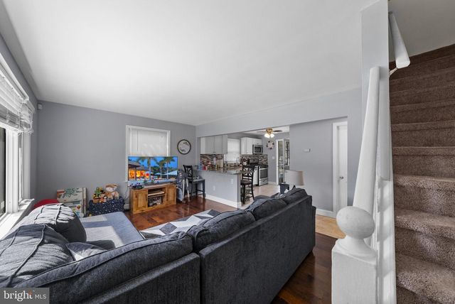 2 GODFREY DR, Hamilton, NJ 08610