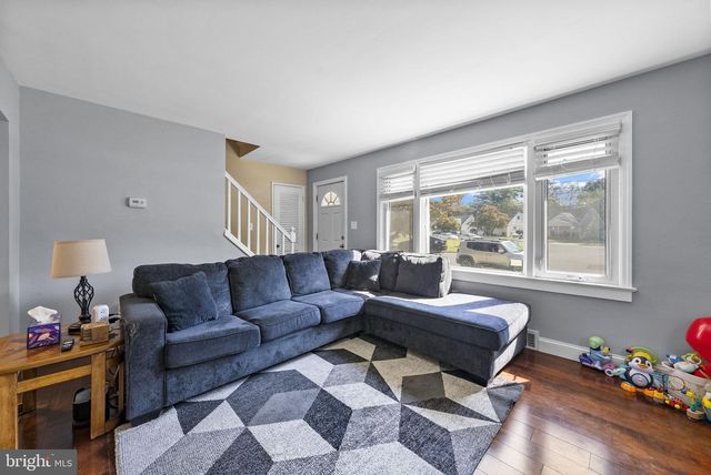 2 GODFREY DR, Hamilton, NJ 08610