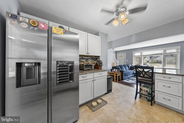 2 GODFREY DR, Hamilton, NJ 08610