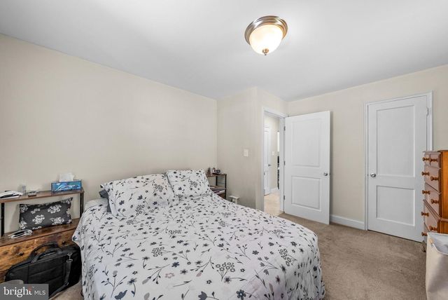 2 GODFREY DR, Hamilton, NJ 08610