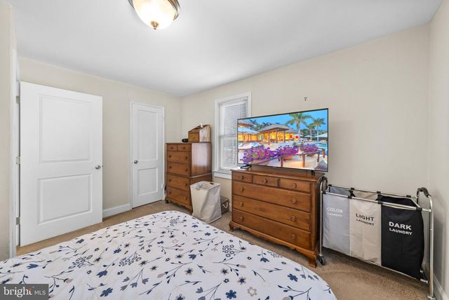 2 GODFREY DR, Hamilton, NJ 08610