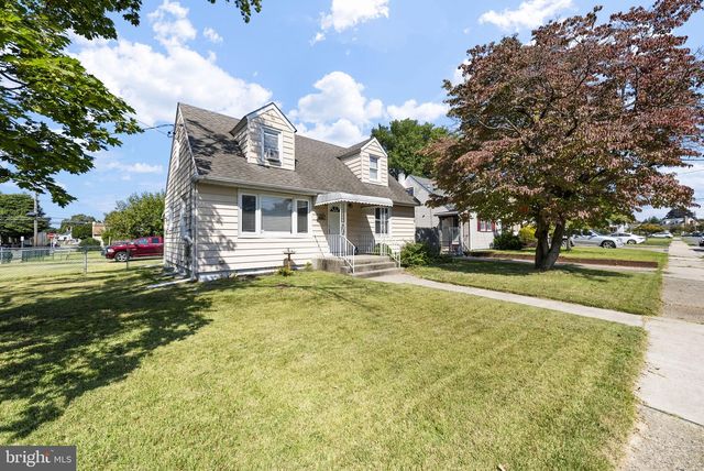 2 GODFREY DR, Hamilton, NJ 08610