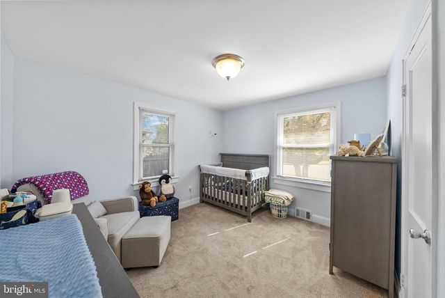 2 GODFREY DR, Hamilton, NJ 08610