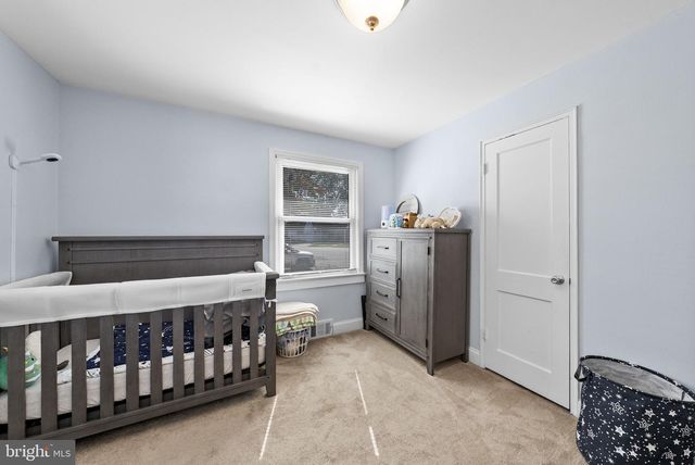 2 GODFREY DR, Hamilton, NJ 08610