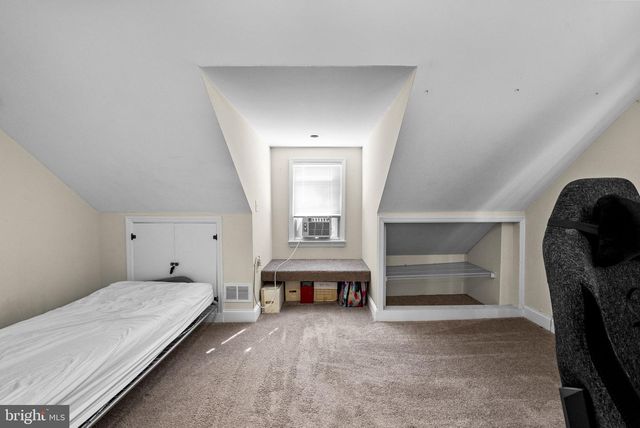 2 GODFREY DR, Hamilton, NJ 08610