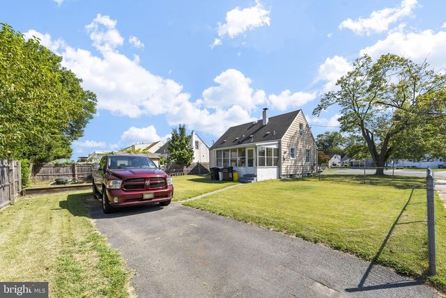 2 GODFREY DR, Hamilton, NJ 08610