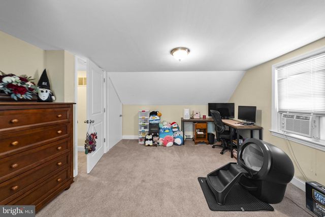 2 GODFREY DR, Hamilton, NJ 08610